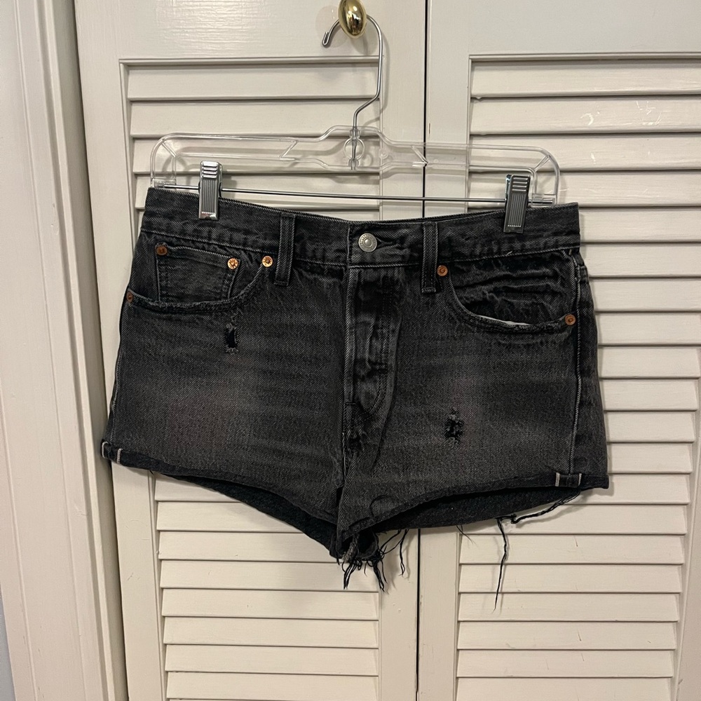 Black Levi’s Denim Shorts